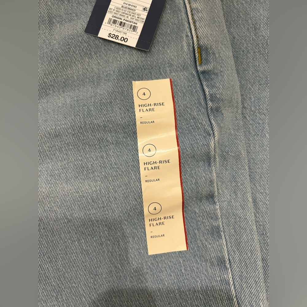 Universal thread Sz 4 flare jeans - Picture 4 of 5